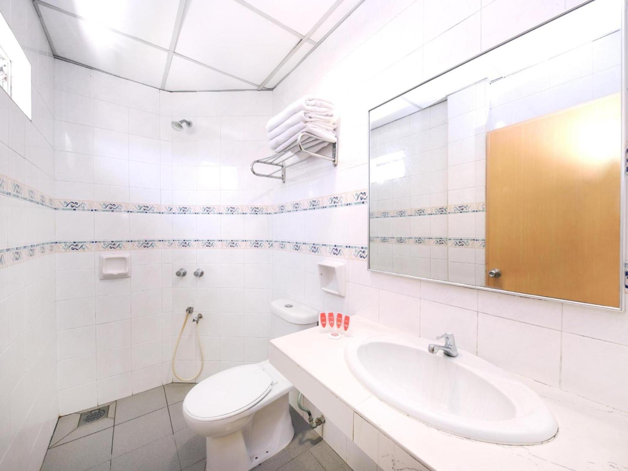 Super Oyo 447 Comfort Hotel Meru كلانغْ المظهر الخارجي الصورة