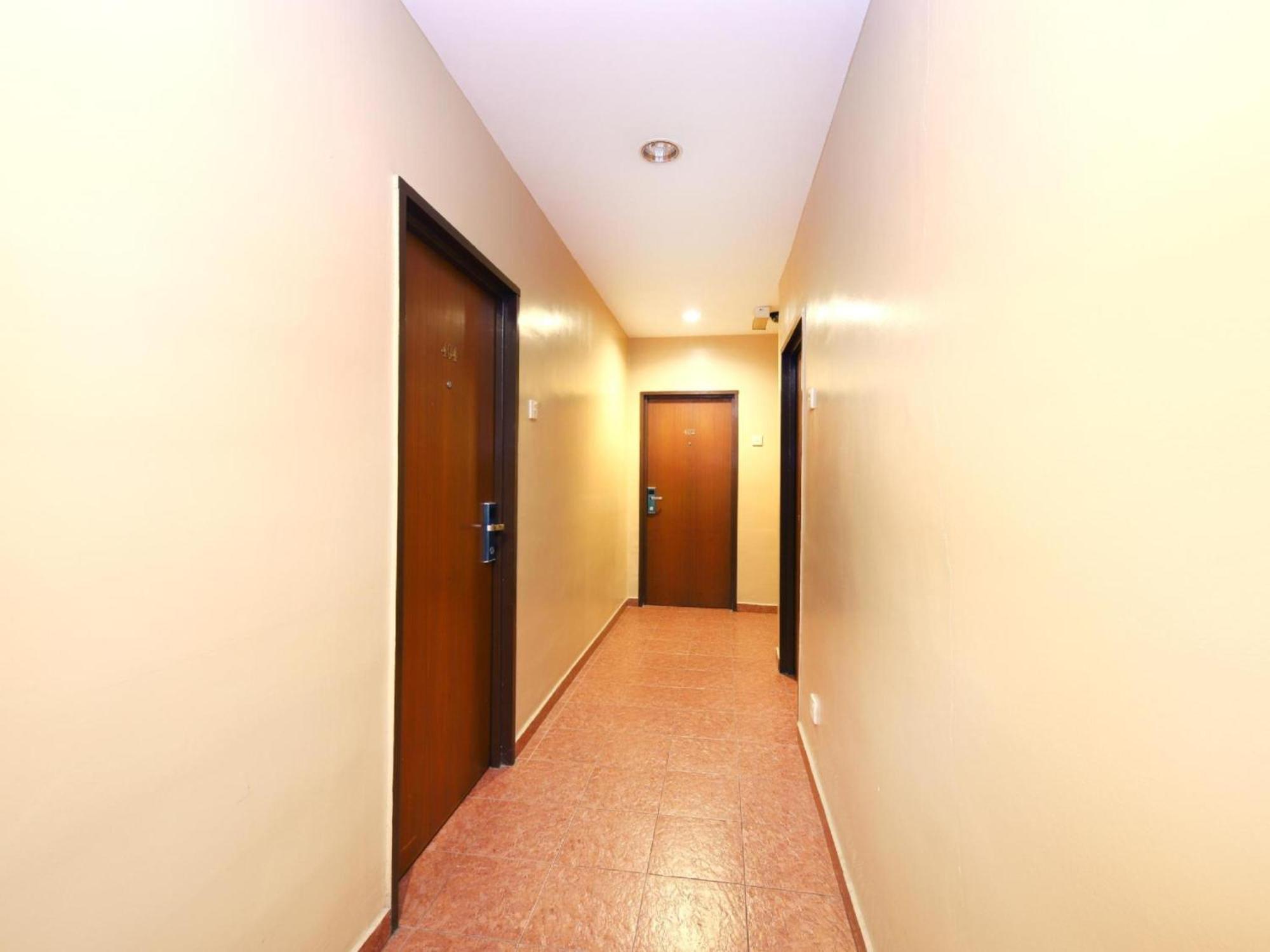 Super Oyo 447 Comfort Hotel Meru كلانغْ المظهر الخارجي الصورة